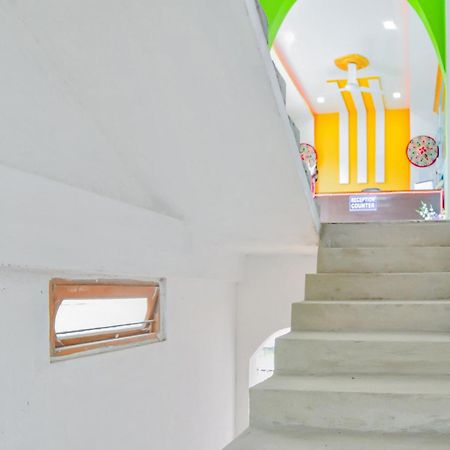 Spot On Nirvaan Guest House Kaharpara エクステリア 写真
