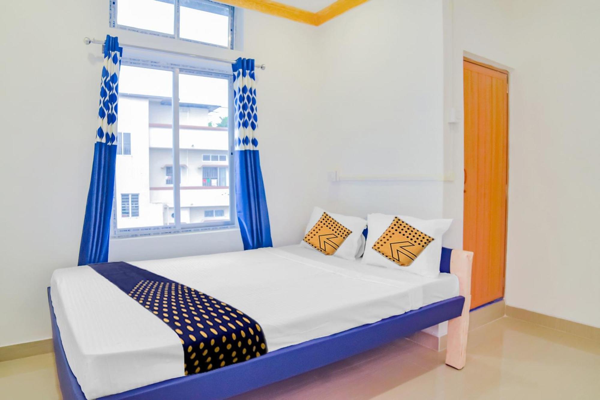 Spot On Nirvaan Guest House Kaharpara エクステリア 写真